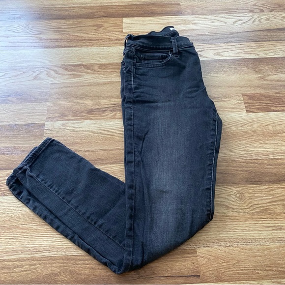 Levi’s 710 Jeans - Picture 8 of 9